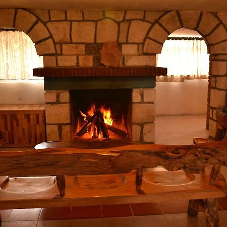קריל Hotel Posada Del Cobre מראה חיצוני תמונה